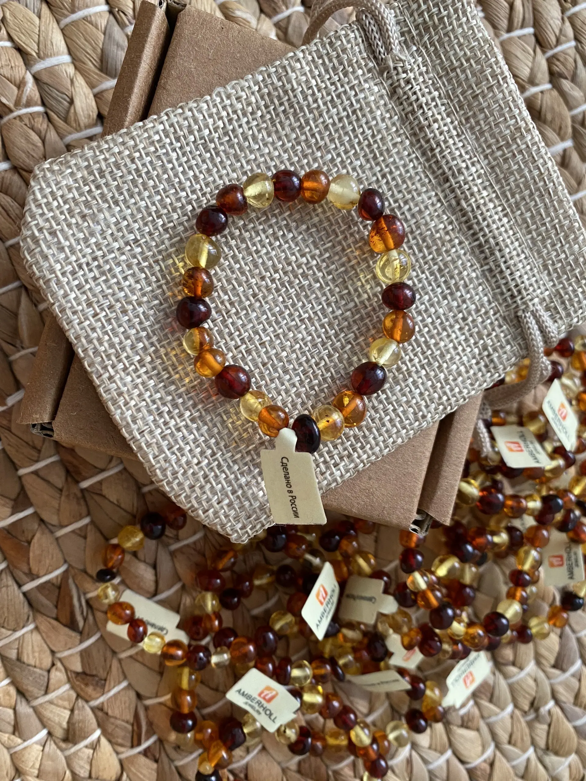 Vòng tay Amber Handmade Nga chuẩn Baltic dành cho bé