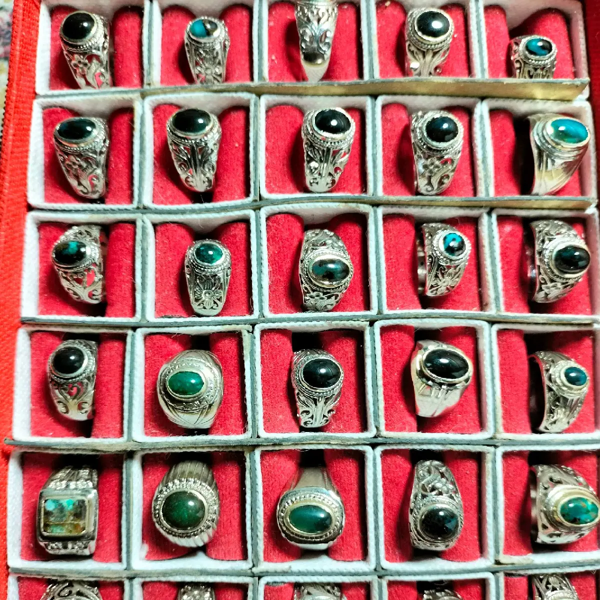 batu natural bacan keristal Laki-laki Keterlibatan
