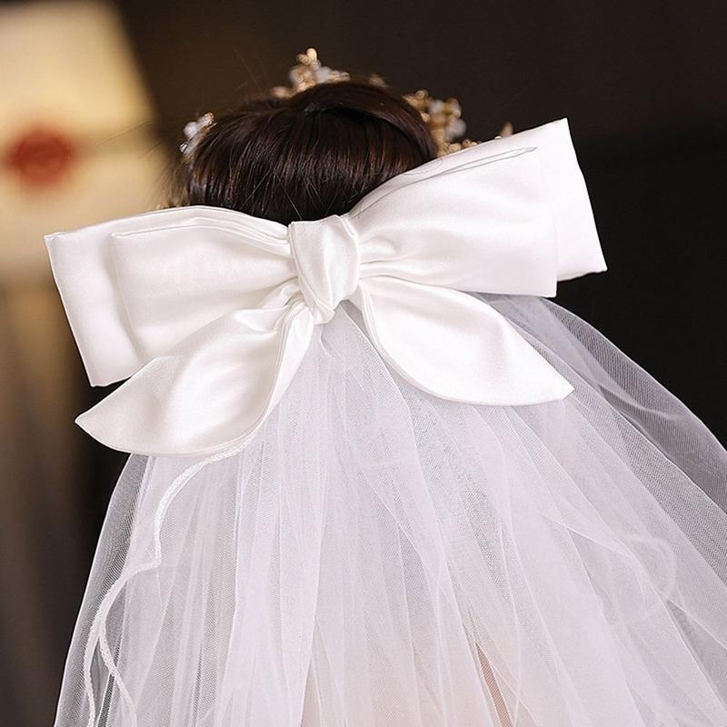 Product Introduction of Elegant Wedding Accessories Short Simple Lace Edge Two Layer With Comb Bridal Veil Wedding Veil Women's Tulle 13