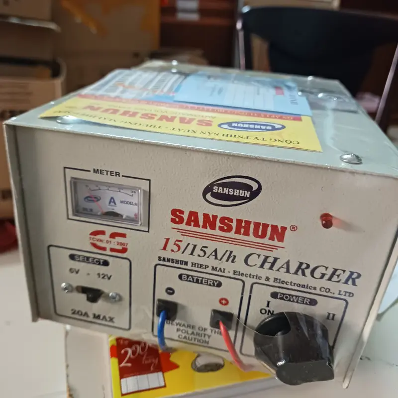 Sạc bình ắc quy Sanshun 15A sạc được 6V-12V và điều chỉnh được tốc độ sạc 2
