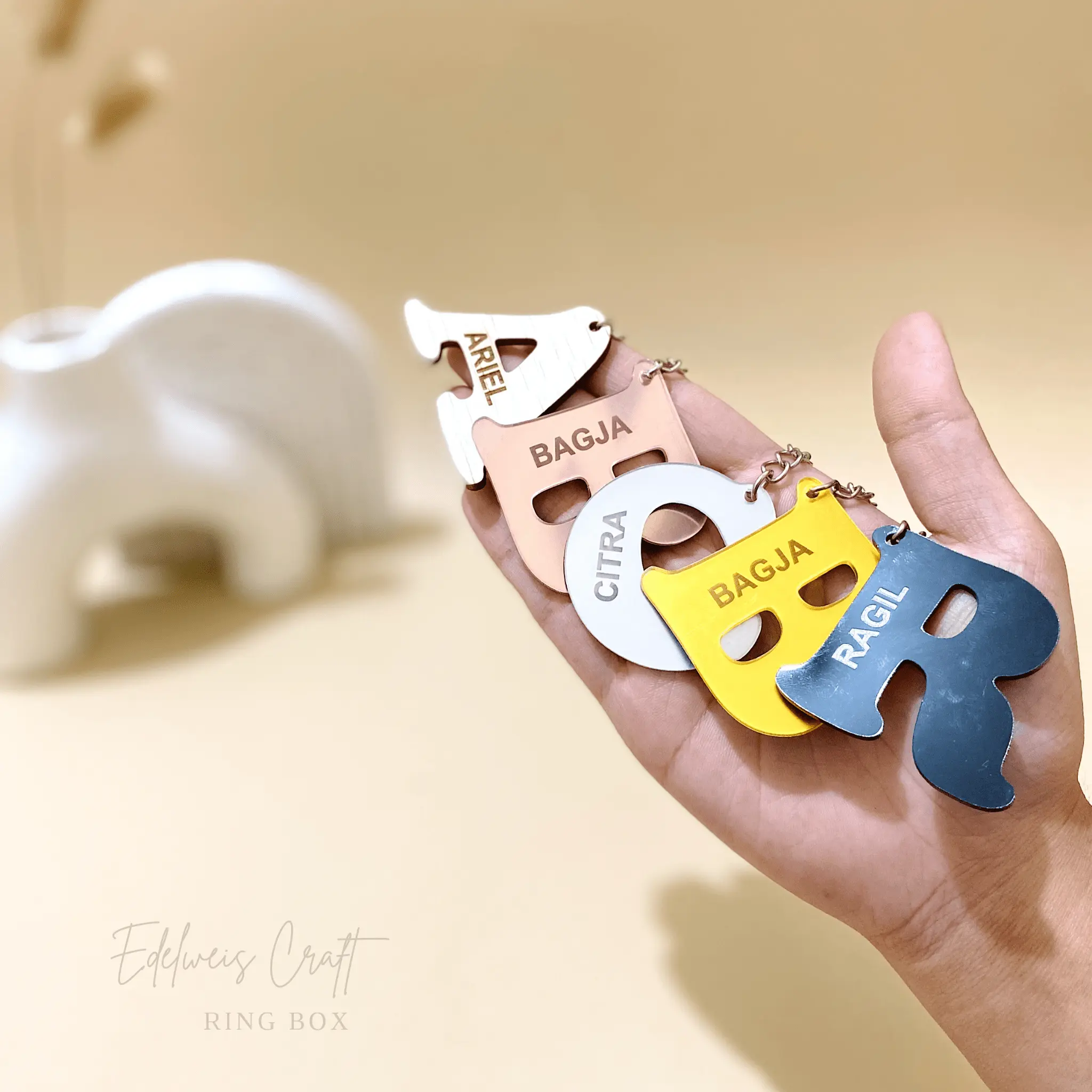 (Ready) Gantungan Kunci/Gantungan Kunci Huruf/Gantungan Kunci Alphabet Akrilik Kayu Ganci