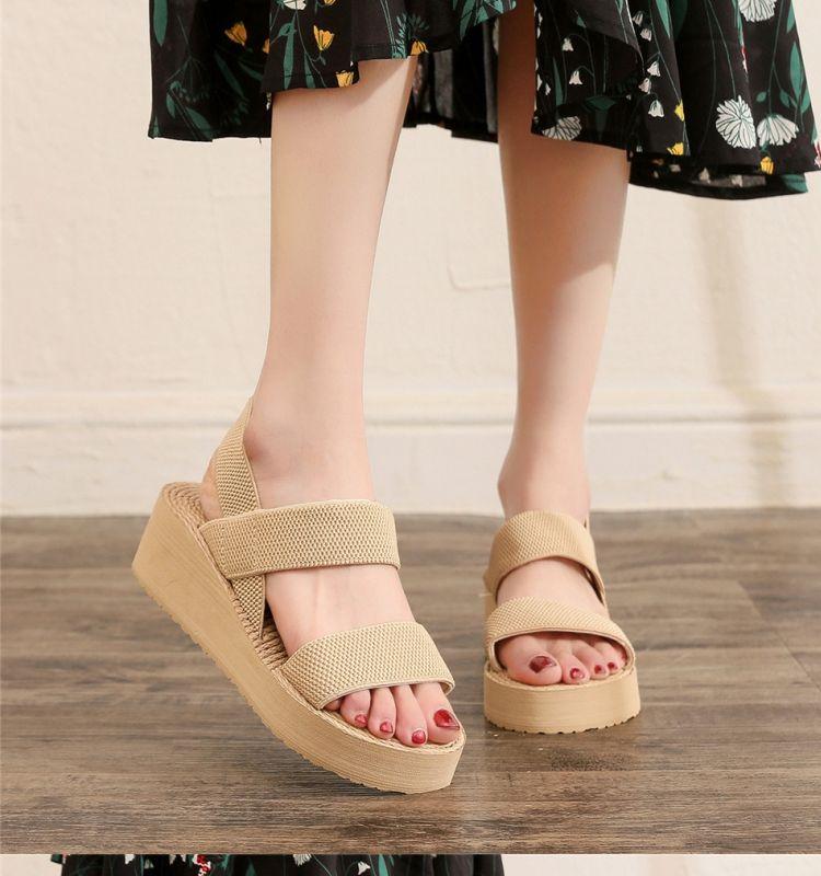 Product Introduction of 2025 Women's Outdoor Sandals Summer New Korean Style Fashionable Cross Strap Fashionable Platform Roman Shoes Sandals 4