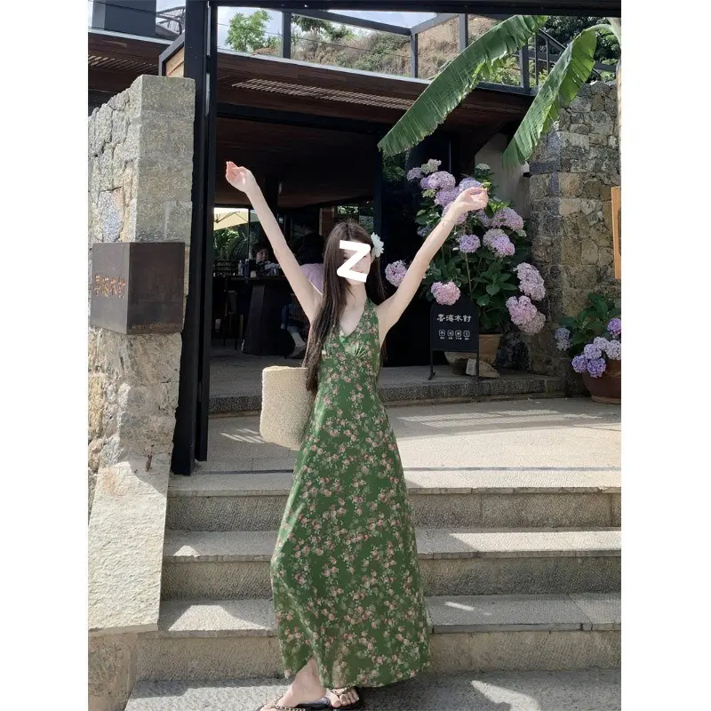 Vintage Green Floral Halter Dress for Women Summer French Vacation Style V-Neck Waist-Cinching Elegant A-Line Long Dress - TikTok Shop Philippines Vintage Green Floral Halter Dress for Women Summer French Vacation Style V-Neck Waist-Cinching Elegant A-Line Long Dress - TikTok Shop Philippines