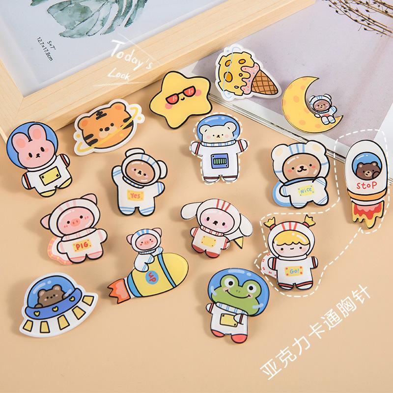 Product Introduction of INS Korean style cute acrylic brooch cartoon bear pin bag charm accessory for girls decorative patch 3