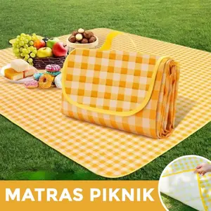 Alas Duduk Tikar Lipat Matras Piknik Pantai Tamasya Kemah Waterproof Tahan Air Portable Outdoor