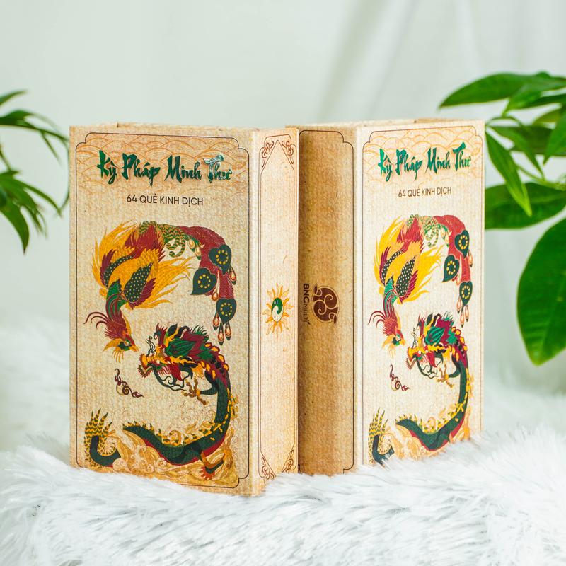 Bộ Bài Kỳ Pháp Minh Thư - Kinh Dịch 64 Quẻ - Phong Cách Tranh Đông Hồ Việt Nam