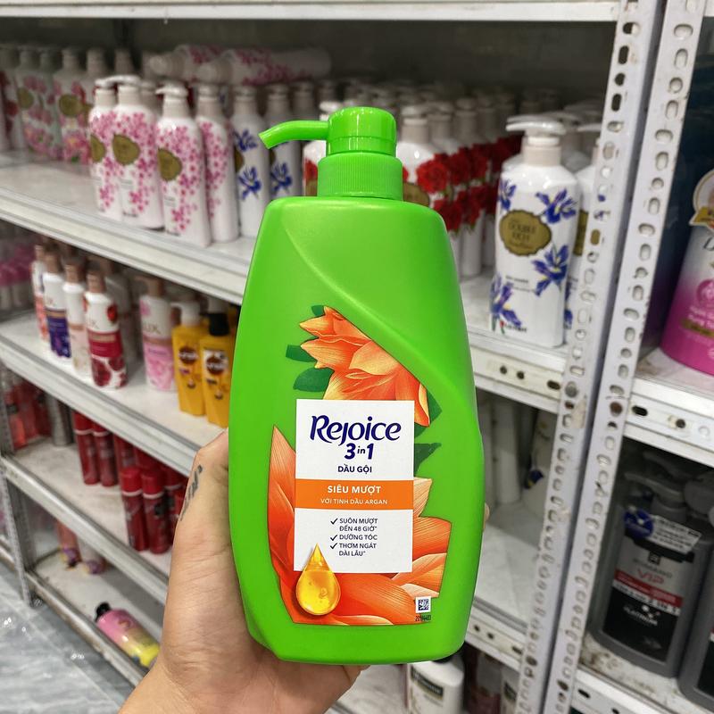 Dầu gội siêu mềm mượt 48 giờ Rejoice Rich Smooth 900ml