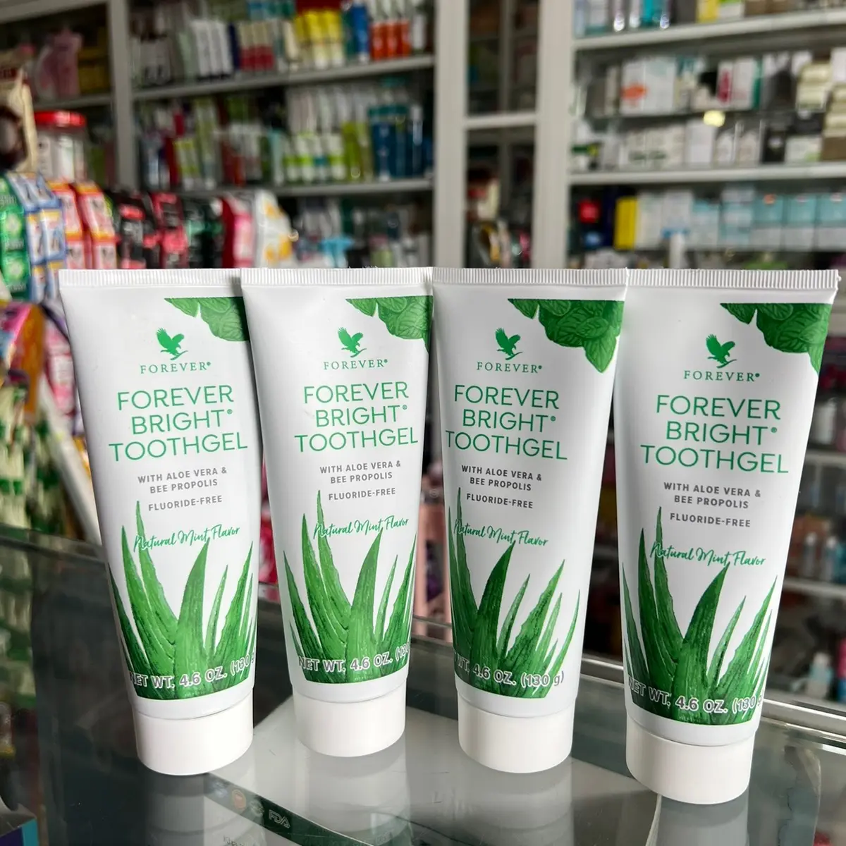 ￼Kem đánh răng Lô hội Forever Bright