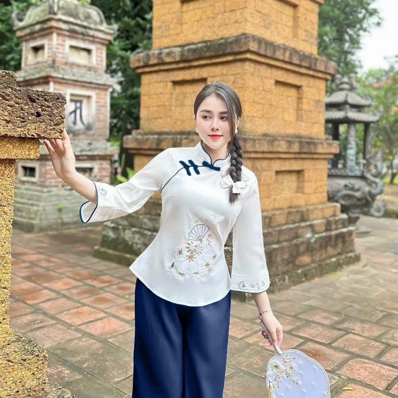 SET ĐỒ LAM NỮ THIÊN ÂN ĐŨI XƯỚC CỔ TÀU THÊU HOA DÂY KẾT HỢP  QUẠT QUẦN CÓ HAI TÚI THỜI THƯỢNG VÀ THANH LỊCH