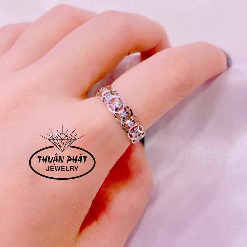Phụ Kiện Nhẫn Nữ N01020 Kim Tiền Tài Lộc Bản 6Li Có Đính Đá Full Đeo Tay Sáng Chiếu Trang Sức Bạc Ý Xi Kim - Bạc Thuận Phát