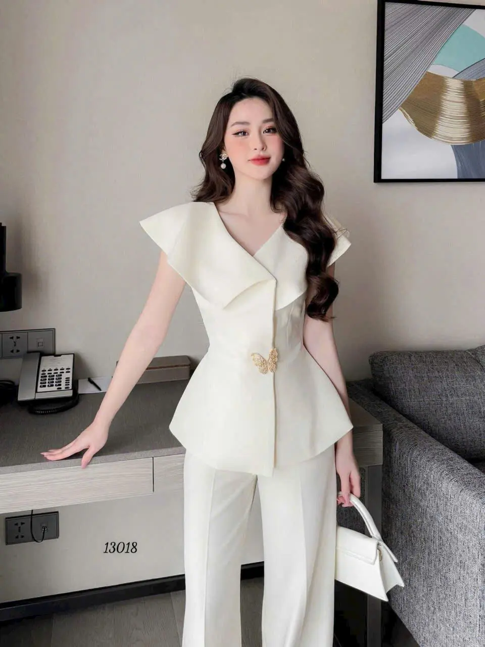 Set áo cổ cách điệu + quần suông chất liệu cotton lạnh kèm tag đá