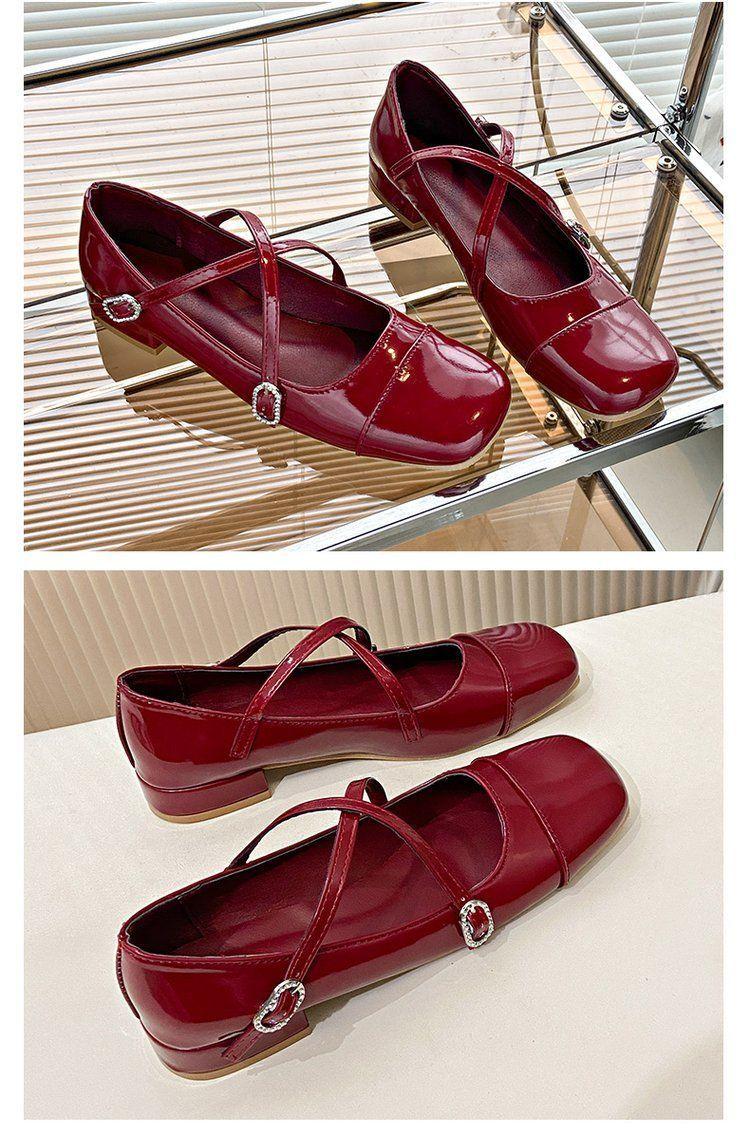 Product Introduction of French Style Silver Fairy Style Pumps Female 2025 Autumn New Retro Inner Match Match Skirt Mary Jane Shoes 18