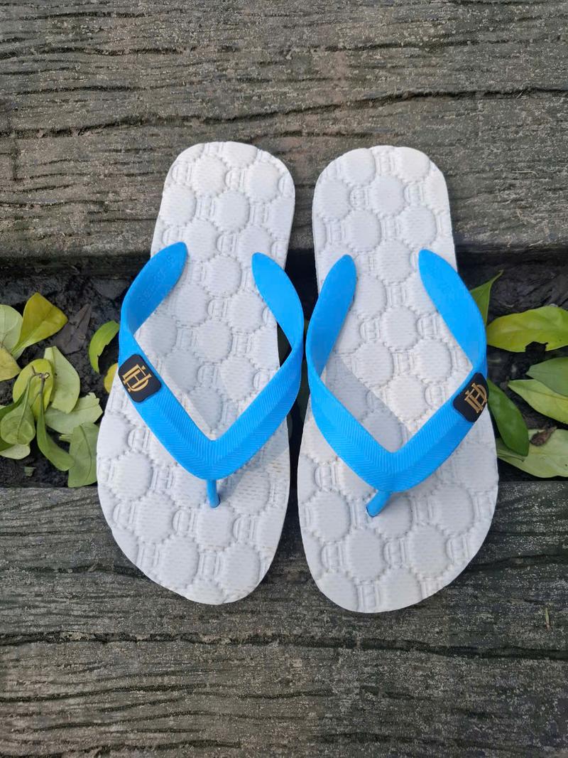 Product Introduction of Dép Kẹp Nam Đế Hoa Văn Cao Su Dẻo Mềm Size 38-43 - Đế Bằng 3