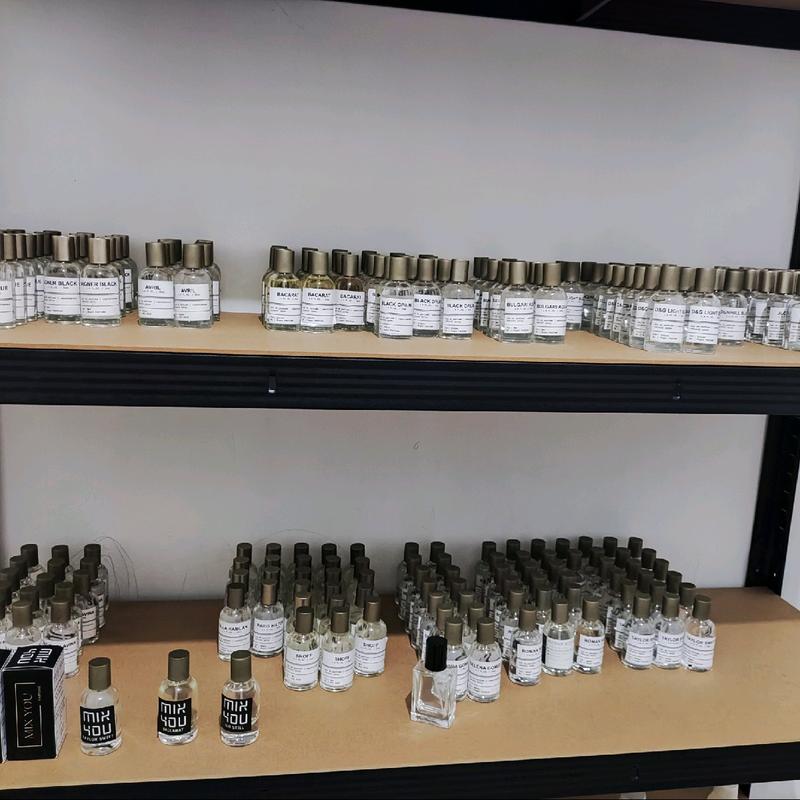 Paket Usaha Parfum isi 8 Botol perfume wangi pria dan wanita best seller 1