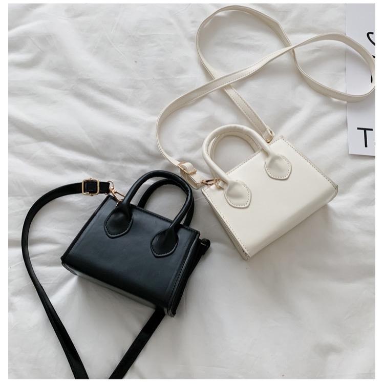 Túi xách nữ Hai Quai Basic - Da PU - Phong cách Hàn Quốc trẻ trung , nữ tính - phù hợp với mọi outfit - KT:D18;C15;R8(cm) KL:300g - dung tích 1ngăn lớn có khoá kéo miệng Bag Nhung Tim