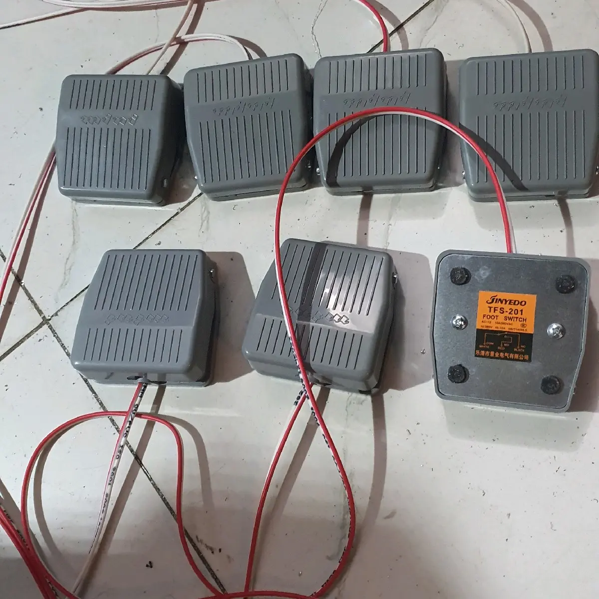 CÔNG TẮC CÓC ĐẠP CHÂN