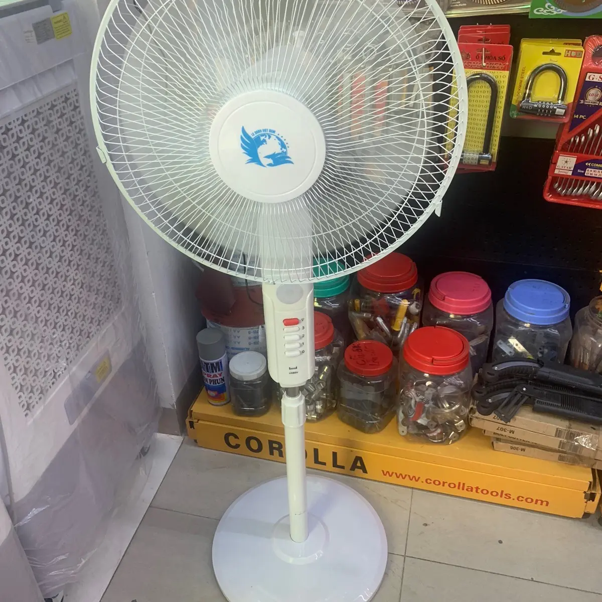 quạt sạc năng lượng mặt trời mã 198 QuạT