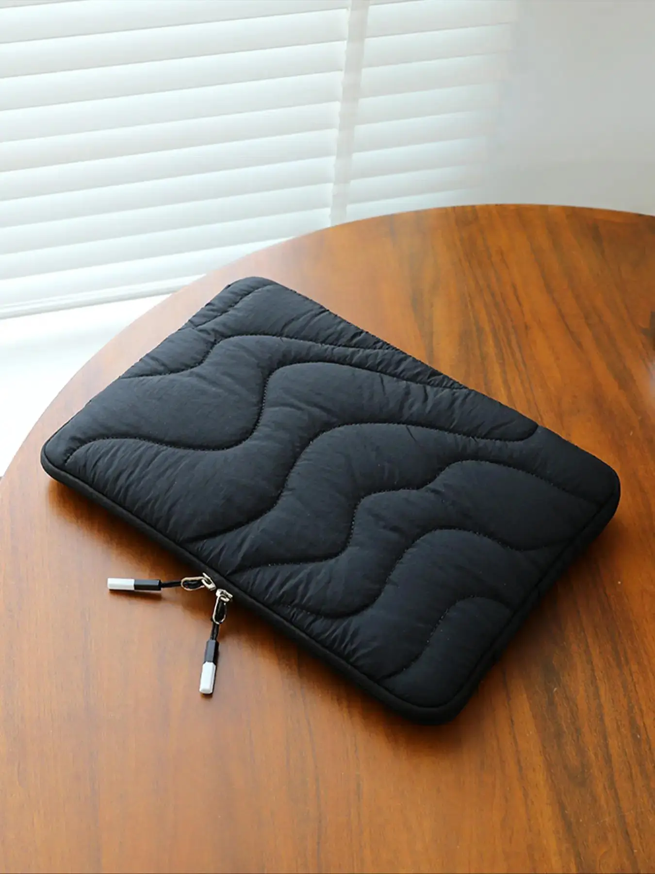 Solid Color Wave Quilted Design Laptop Bag, Portable Zipper Laptop Case, Fashionable Laptop Bag for 13 Inch Ipad Macbook Air Macbook