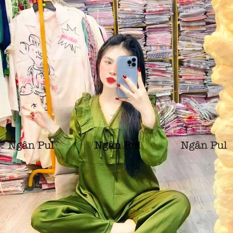 BỘ PJZAMA LỤA XƯỚC CỔ V PHỐI VON TAY DÀI QUẦN DÀI Mùa hè Lụa Trơn Mùa hè Lụa Trơn