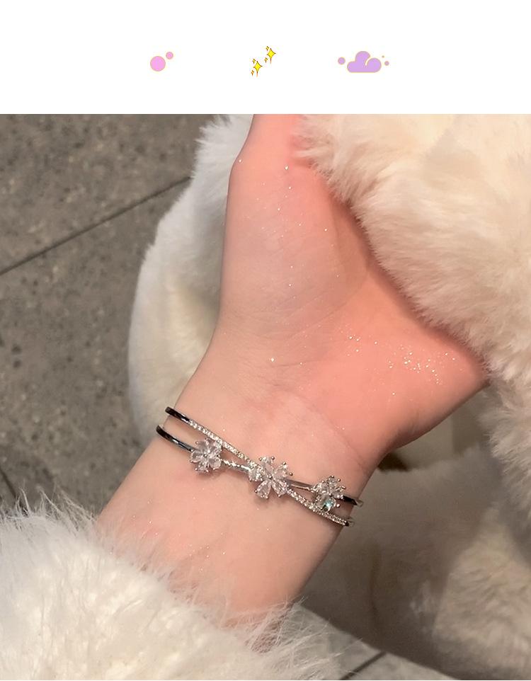 Product Introduction of Women's High-Grade Silver Petal Zircon Bracelet Opening Bracelet Bracelet Ornament 7