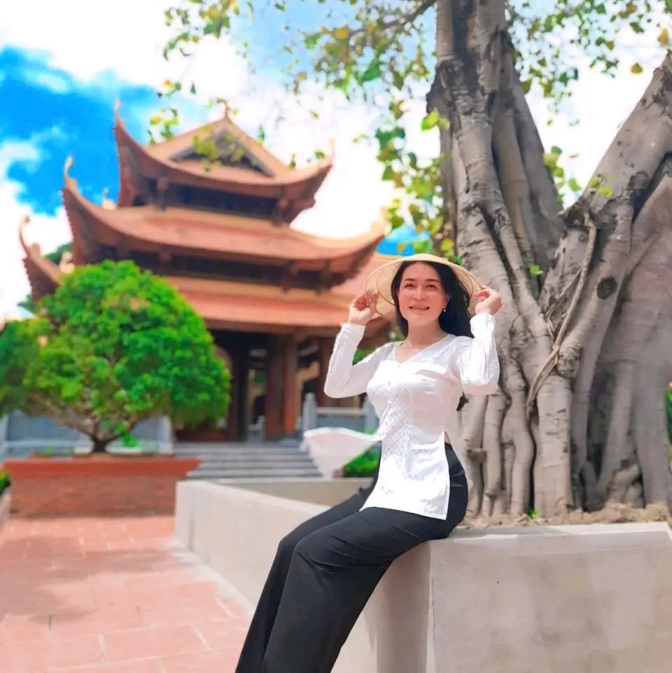 Áo bà ba 200k (không kèm quần)