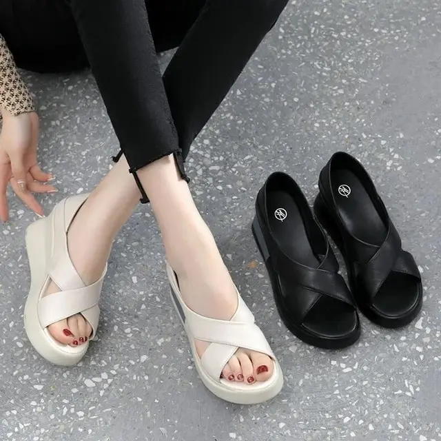 sandal wedges wanita kasual platform Rs17 Hitam Karet