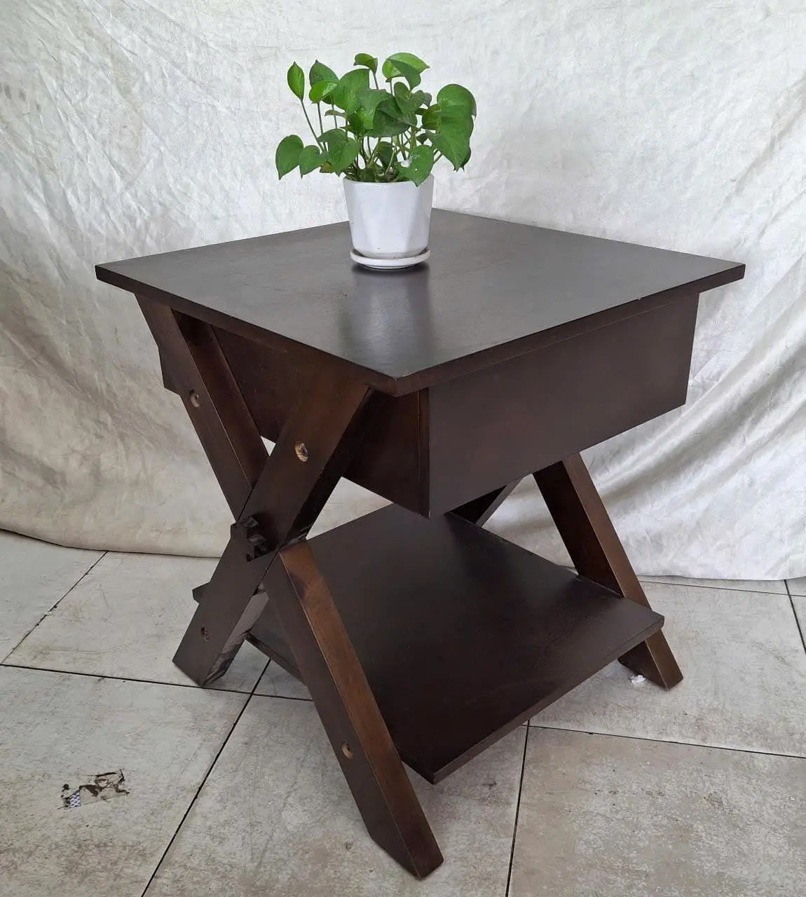 Bàn chân chéo độc đáo từ gỗ thông - End Table