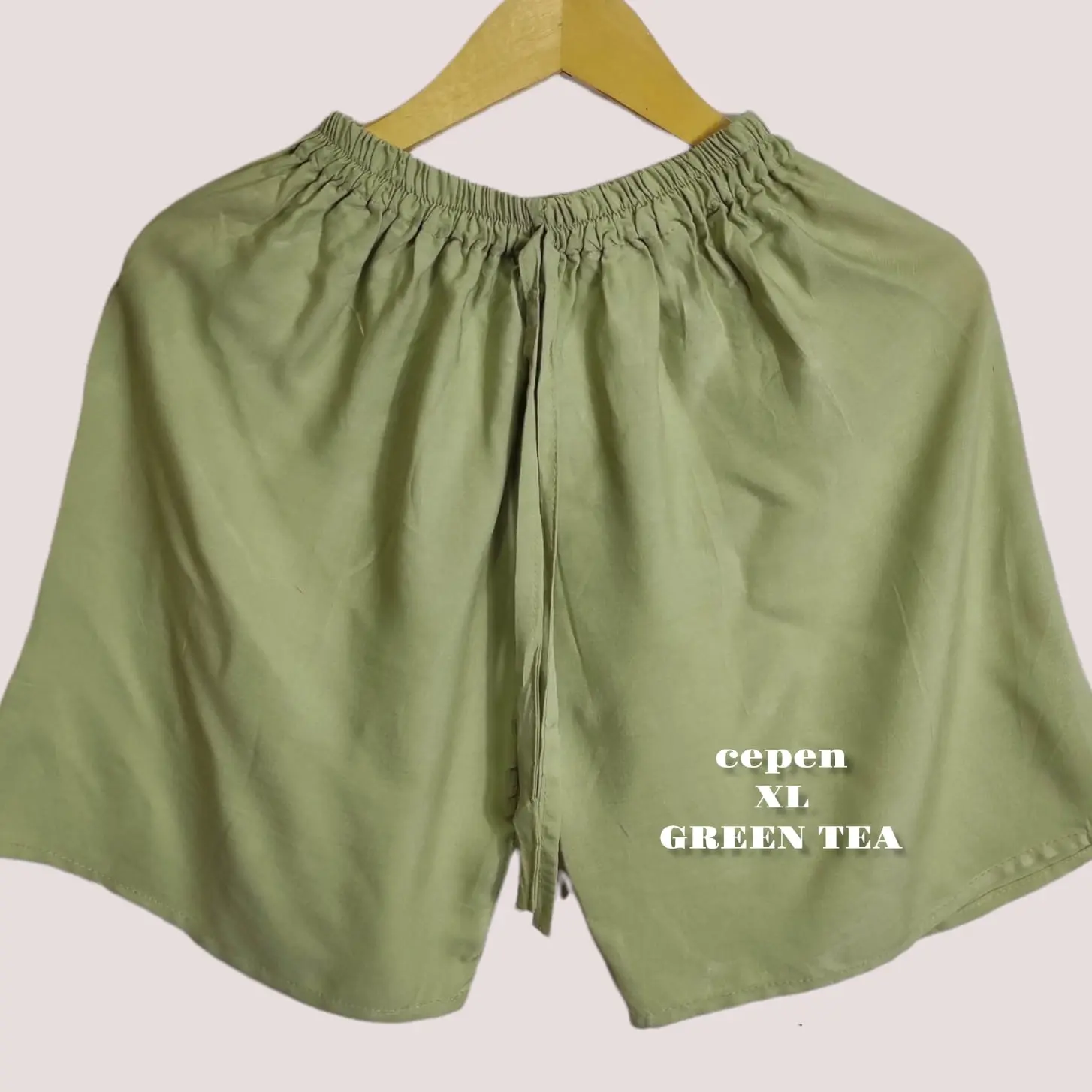celana pendek polos/celana pendek bali wanita/celana pendek jumbo/celana pendek polos/celana pendek tie dye/celana pendek rayon/celana pendek bali wanita jumbo xxl/celana pendek santai Rayon Dewasa Motif Karet Remaja