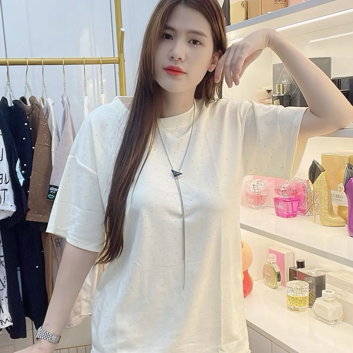 Áo phông nữ cotton mịn đính đá