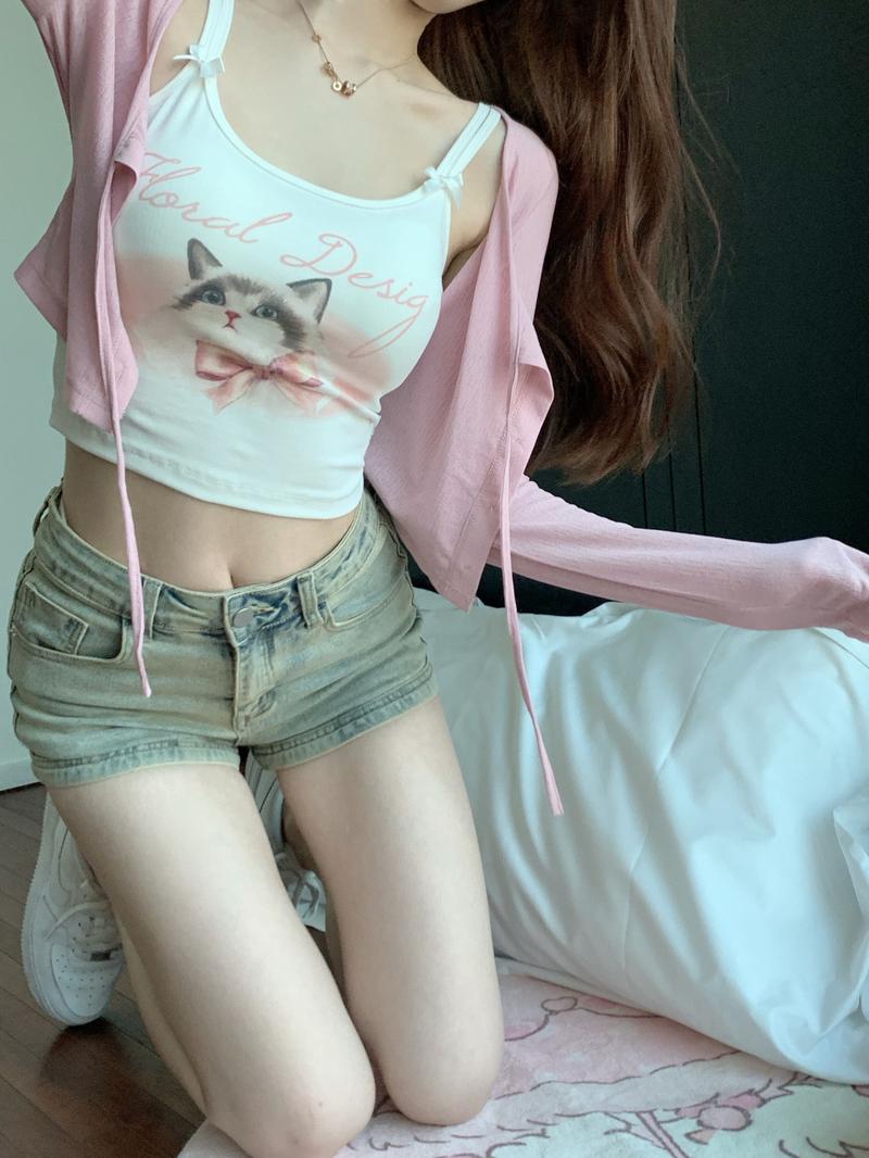 Product Introduction of Popular Pure Sexy Sling Vest with Chest Pad Cute Printed Cartoon White Hot Girl Beauty Back Inner Wear Outer Wear Women 3
