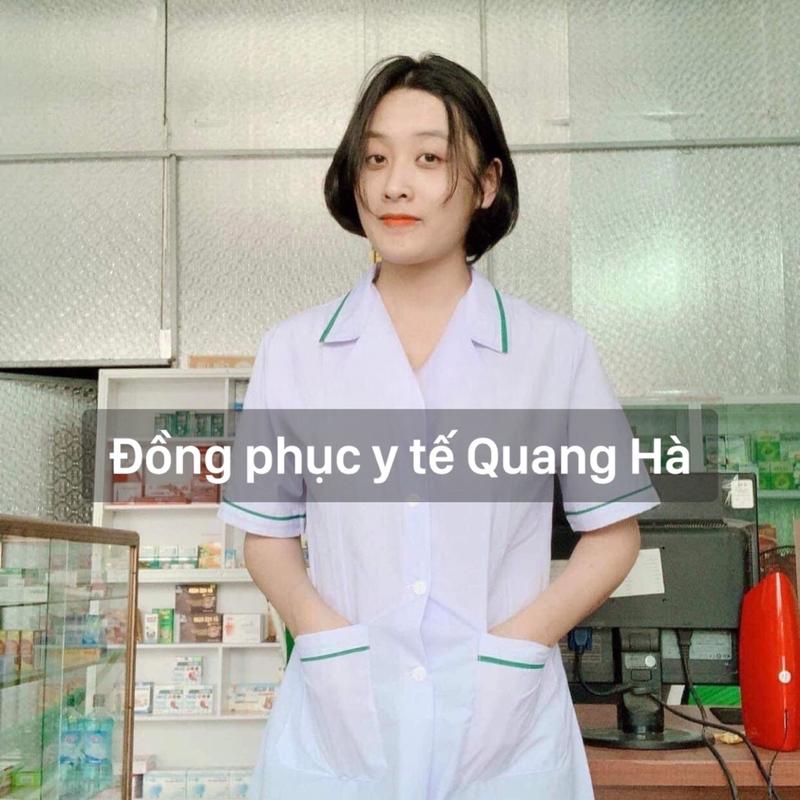 Áo Blue, Blouse trắng - Viền Xanh Lá -Dáng Ngắn Ngang Đùi Nam Nữ Cộc Tay Hàng Đẹp Loại 1 Dành Cho Y Tá, Dược Sĩ, Điều Dưỡng