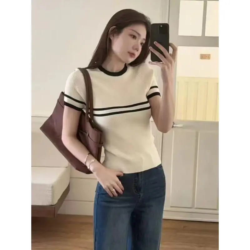 Áo Dệt Kim, ngắn Tay, Cổ Tròn, Phong Cách Hàn Quốc, Mỏng Vừa Vặn, Kích Thước Nhỏ Gọn, Áo Ngắn Cô Gái Nóng Bỏng, Hàng Mới Về Mùa Hè 202225, Phong Cách 2024