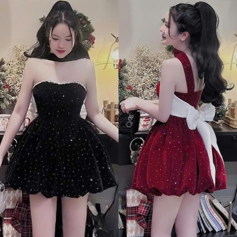  Đầm váy nữ nhung kim tuyến phối viền dá thiết kế cúp ngực form ngắn dáng xòe xinh xắn sang chảnh dành cho nàng diện di chơi. 
