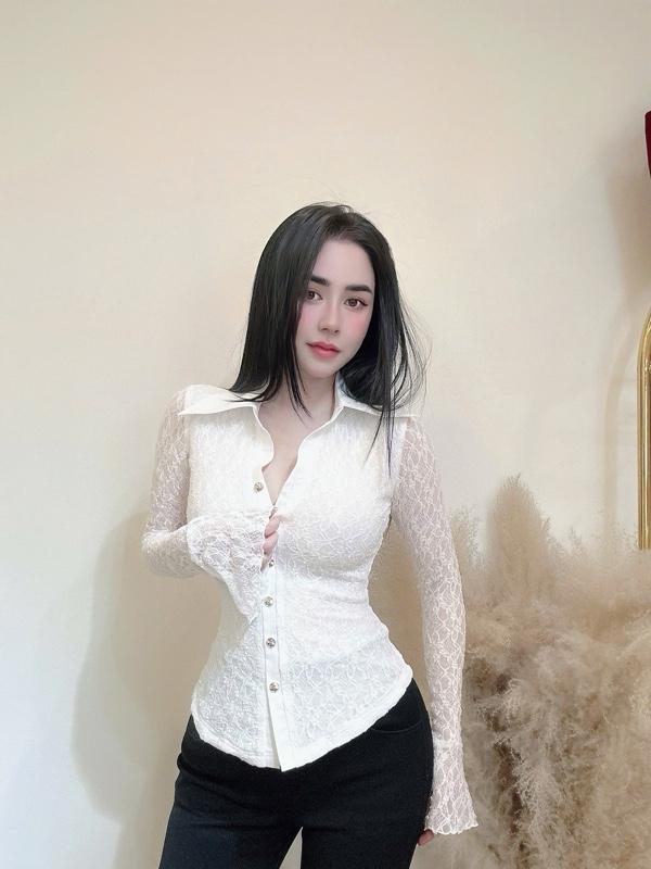 Product Introduction of Áo Sơmi Ren Nữ Tay Dài Loe Co Giãn Hai Lớp Trước Sau E11 11