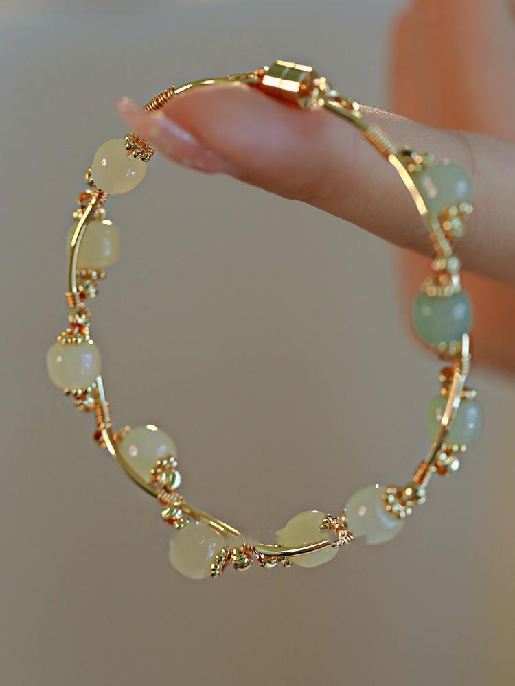 Product Introduction of Gelang Manik, Gaya Kebangsaan, Rekaan Khas Wanita, Gelang Magnetik Penggulungan, Personaliti Anggun, Gred Tinggi, Barang Kemas Serba guna Mudah, Fesyen, 2024new Bracelets guitar string bracelet 6