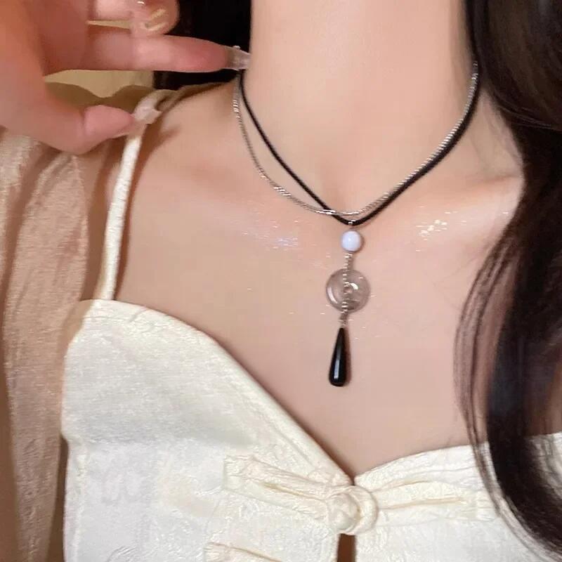 Product Introduction of Elegant Chinese Style Flat Anchor Bone Necklace Trendy Lightweight Versatile Sweatshirt Chain Natural Stone Pendant 2