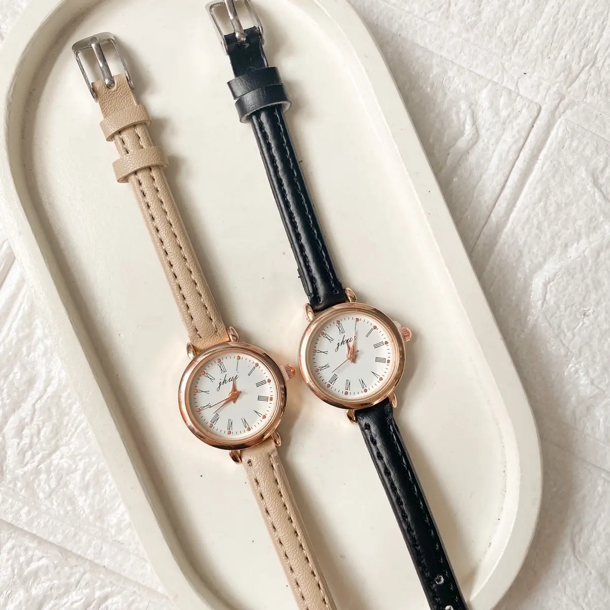 Almeria |Free Box | Jam Kulit Sintetis Bulat Mini
