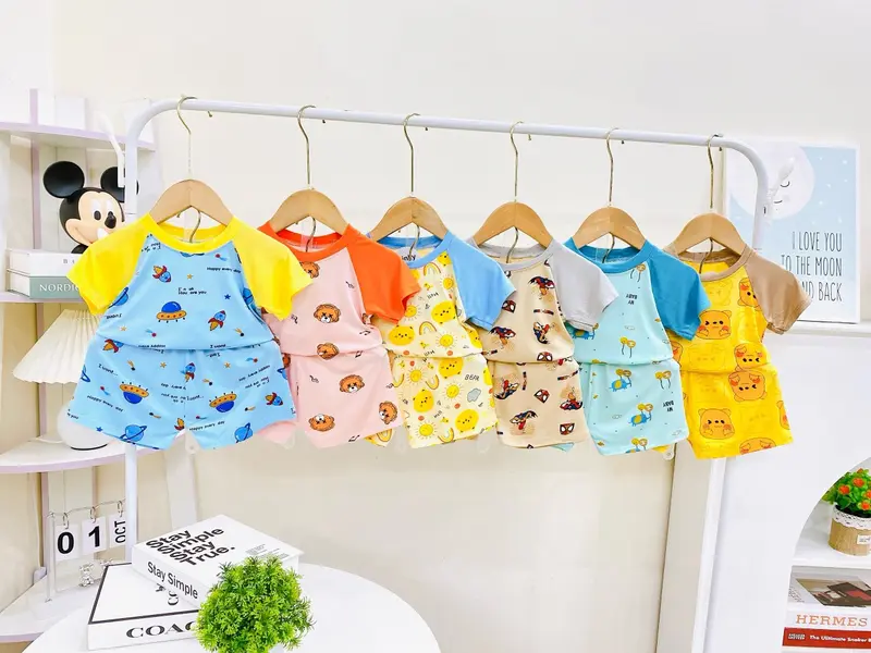 04 Bộ Thun lạnh cho bé trai bé gái size từ 7-15kg  màu ngẫu nhiên (Theo những bảng màu e đã ghim, mẹ nào thích lấy bảng màu nào thì nhắn tin cho shop) Áo Thun 8