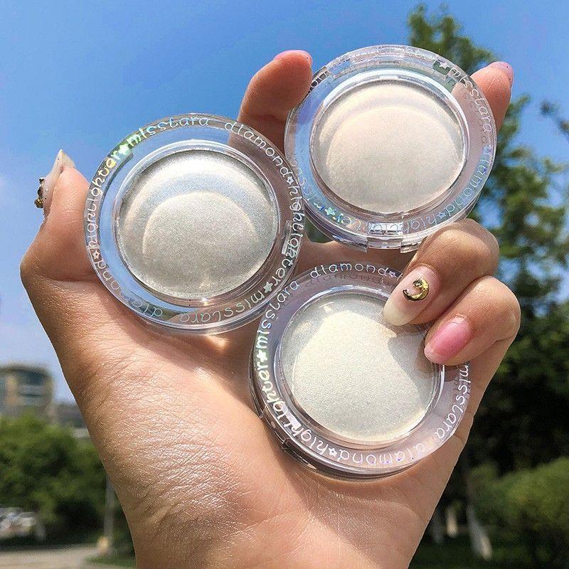 Product Introduction of 1 Hộp Phấn Bắt Sáng Nhũ Dạng Nén Trang chủ 13