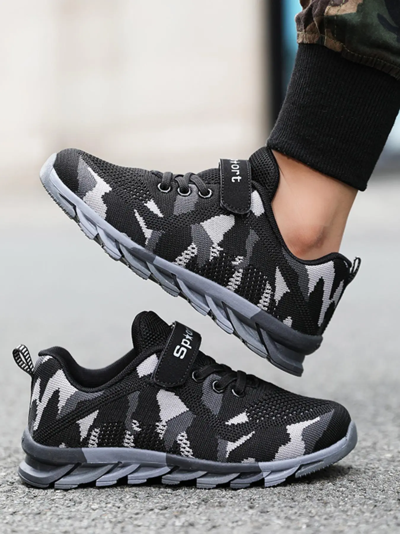 Boy's Camo Print Lace Up Velcro Sneakers, Casual Sporty Breathable Comfortable Running Shoes, Non-slip Sneakers for Outdoor Activities