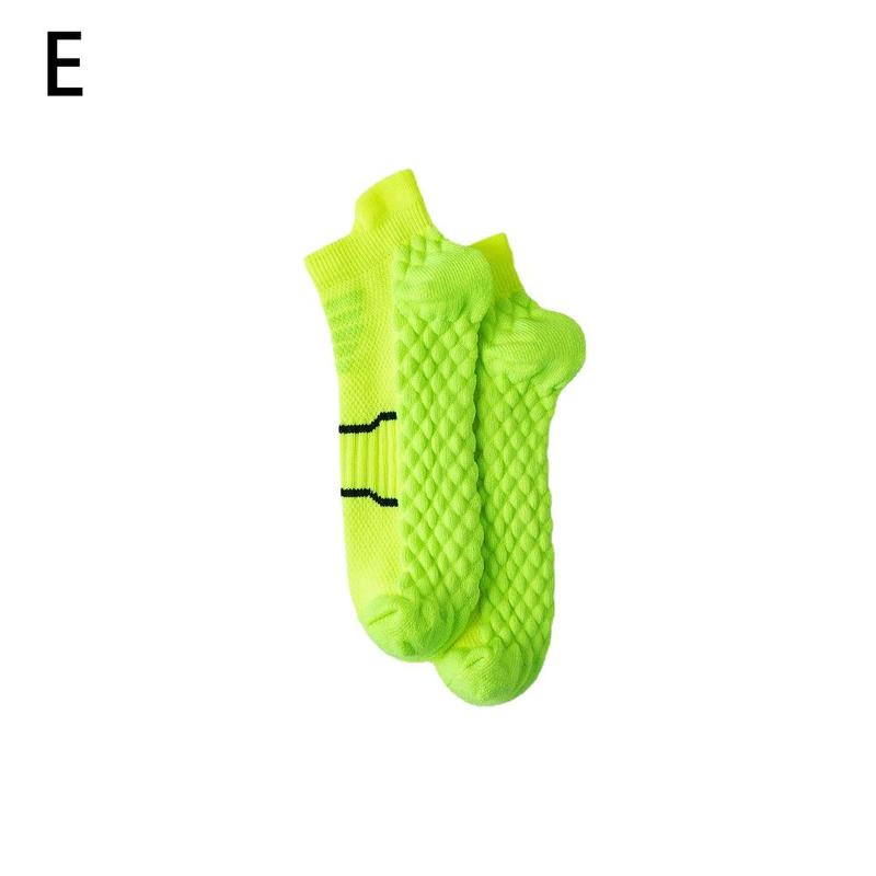 Product Introduction of Highperformance Sports Socks for Active Lifestyles Cushioned Ankle Running Socks with Antislip K6M7 24