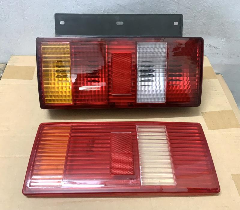  Bộ Đèn Hậu Đèn Lái Sau Đèn Xi Nhan - Phanh  Chụp Đèn Xe Tải Vinaxuki ..Loại Xịn Không Ngã Màu  Giá 1 Cái  