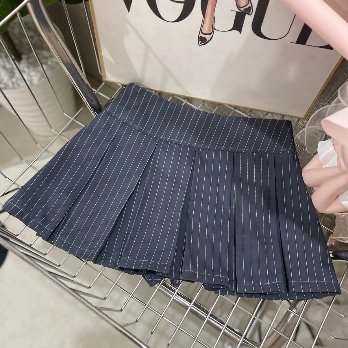 Chân Váy Xếp Ly Ngắn Lưng Tây ( có quần bảo hộ)