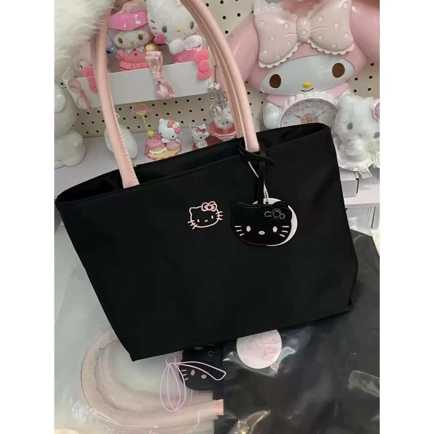 Túi Hello Kitty, Thêu, Hàng Mới Về, Dễ Phối Đồ, Thiết Kế Đơn Giản, Thích Hợp Đeo Vai Và Dưới Cánh Tay, Dung Tích Lớn, Lý Tưởng Để Đi Lại Và Học Sinh