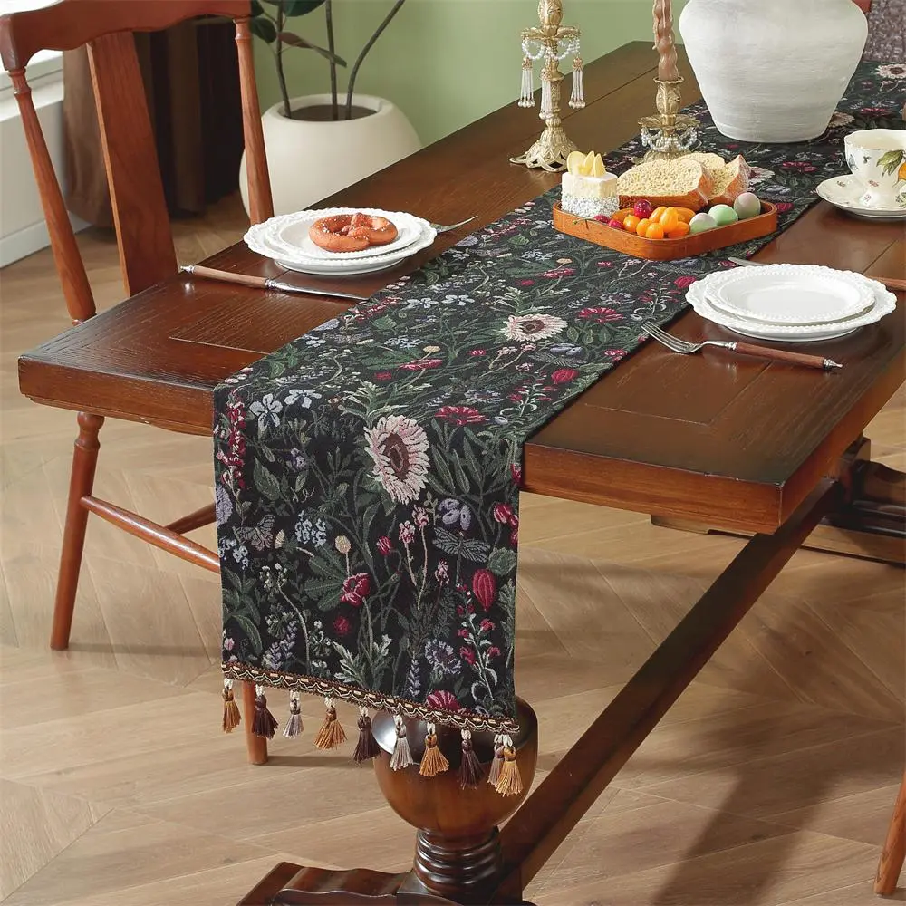 Floral Pattern Table Runner, 1 Count Exquisite Elegant Tablecloth, Table Decoration Supplies for Home Kitchen Dining Room Wedding Party