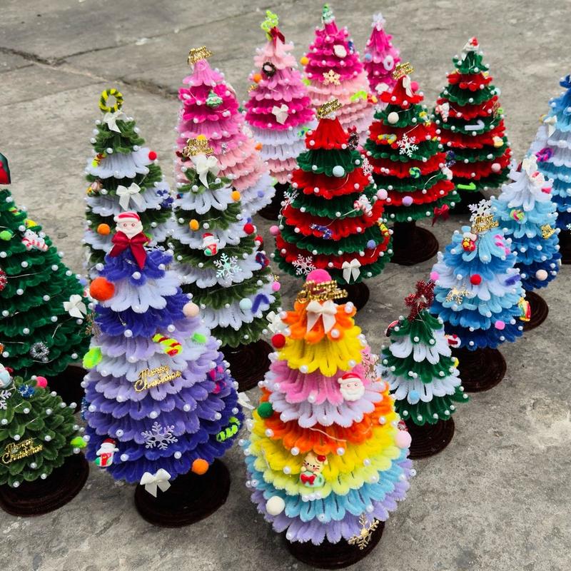 Cây thông noel kẽm nhung hình chính chủ làm sẵn + đèn led + túi giấy đựng làm quà tặng + đế gỗ