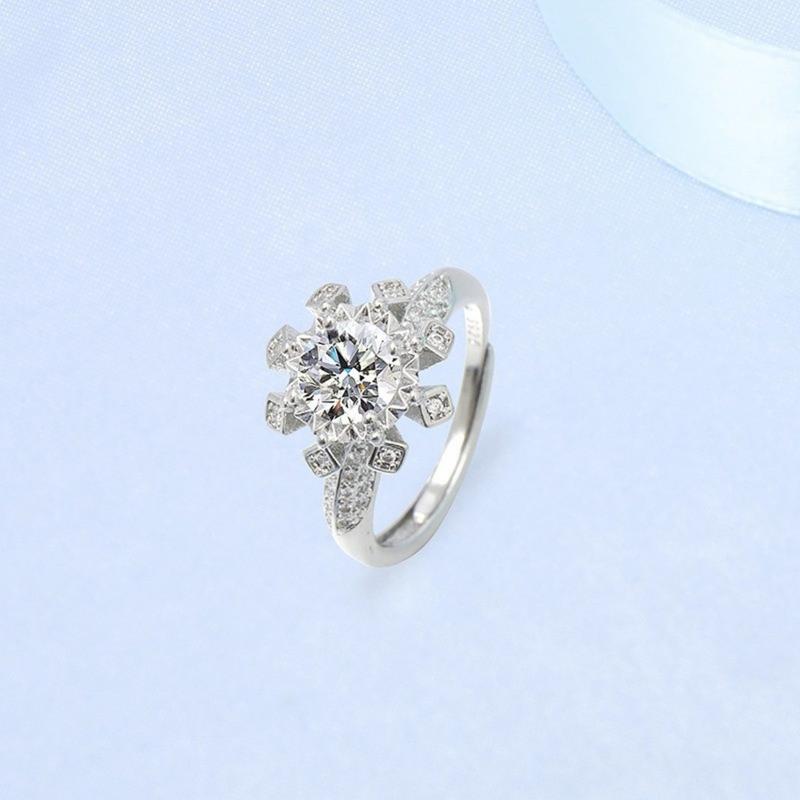 Product Introduction of (With Gra Certificate)S925 Silver White Diamond Flower Ring Fashion SUNFLOWER Moissanite Ring 19