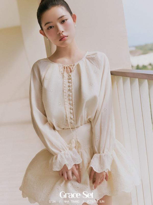 JOIE DES ROSES - Áo thô dài tay thêu ren Grace Top