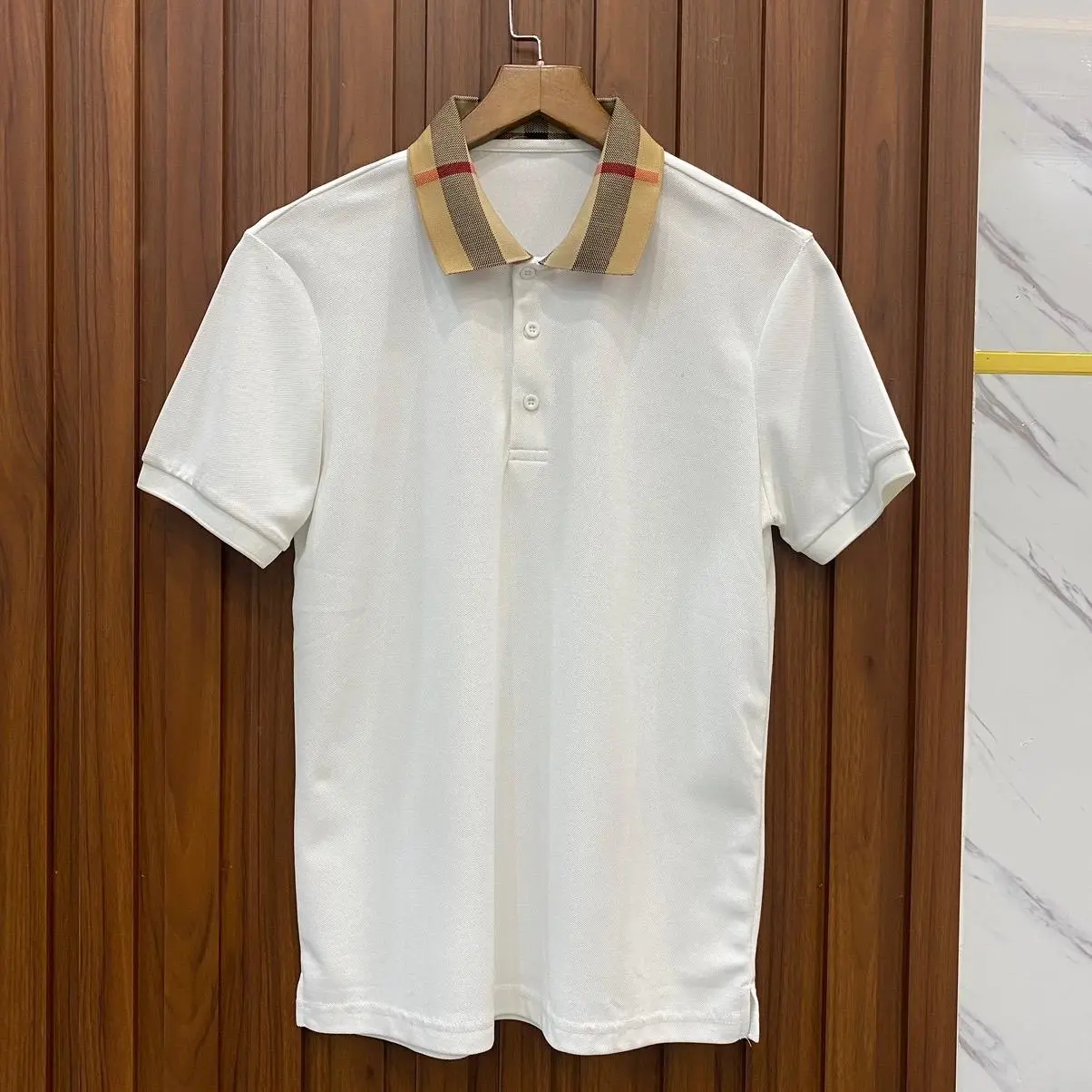 Áo POLO phối cổ sọc basic, lịch sự chất vải thun mát mẻ. Có 3 gam màu cho các phái nam lựa chọn . Trắng , đen  , xanh đen. Menswear