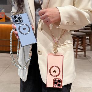 เคสป้องกันเลนส์, มุมขวา, กันกระแทก, แม่เหล็ก, สีทึบ, ชุบด้วยไฟฟ้า, ด้านข้างหัวใจ + สายคล้องคอยาว, เข้ากันได้กับ iPhone 15 Pro รุ่นใหม่, 16 Pro Max